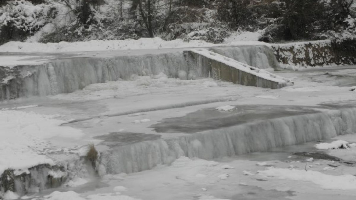 Витоша замръзна и Перник отново е без вода