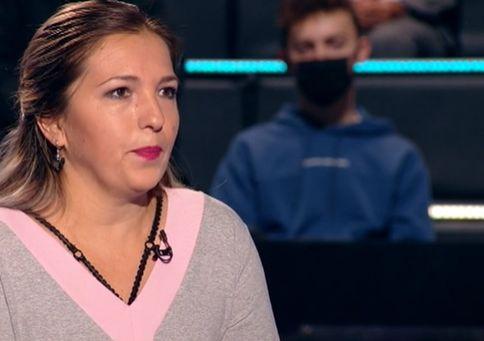 Запомняща се участничка в "Стани богат" разказа за катастрофа, оставила я без крак и преобърнала живота ѝ ВИДЕО
