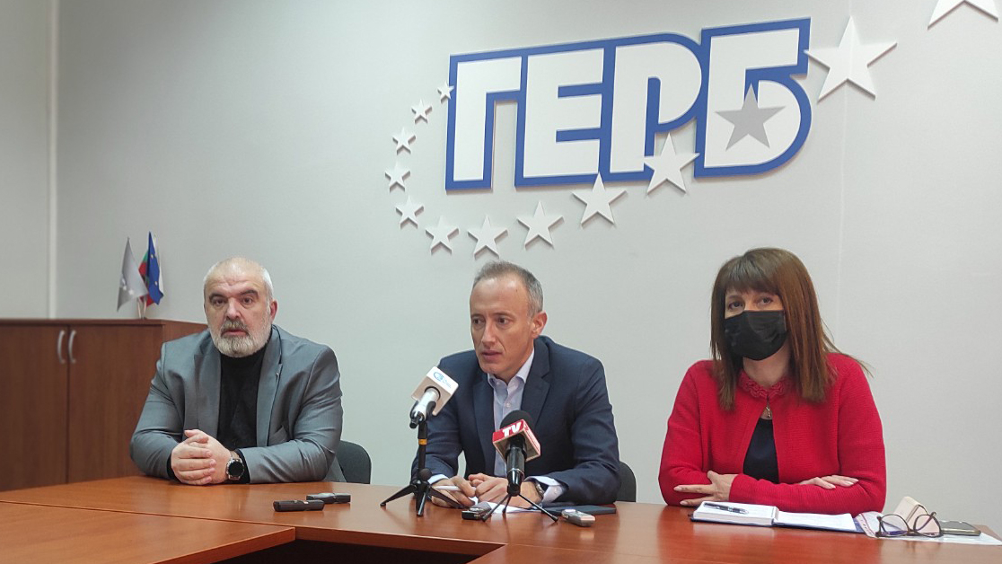 ГЕРБ алармира: Минеков вдигнал заплатите с 35% от 1 януари, без да има средства за това
