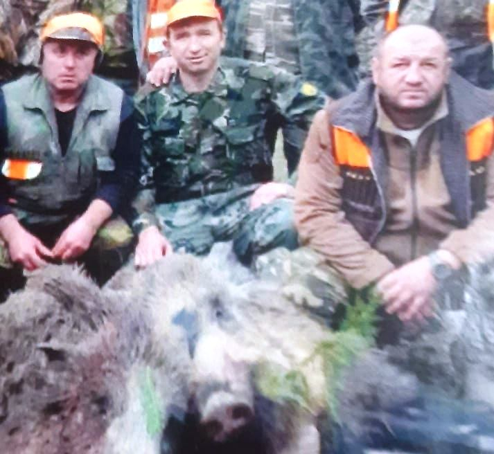 Ловджия от Петко Каравелово направи немислимото с два глигана СНИМКИ