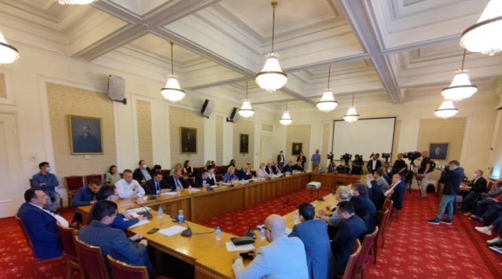 Жесток спор за Закона за бюджета в правната комисия