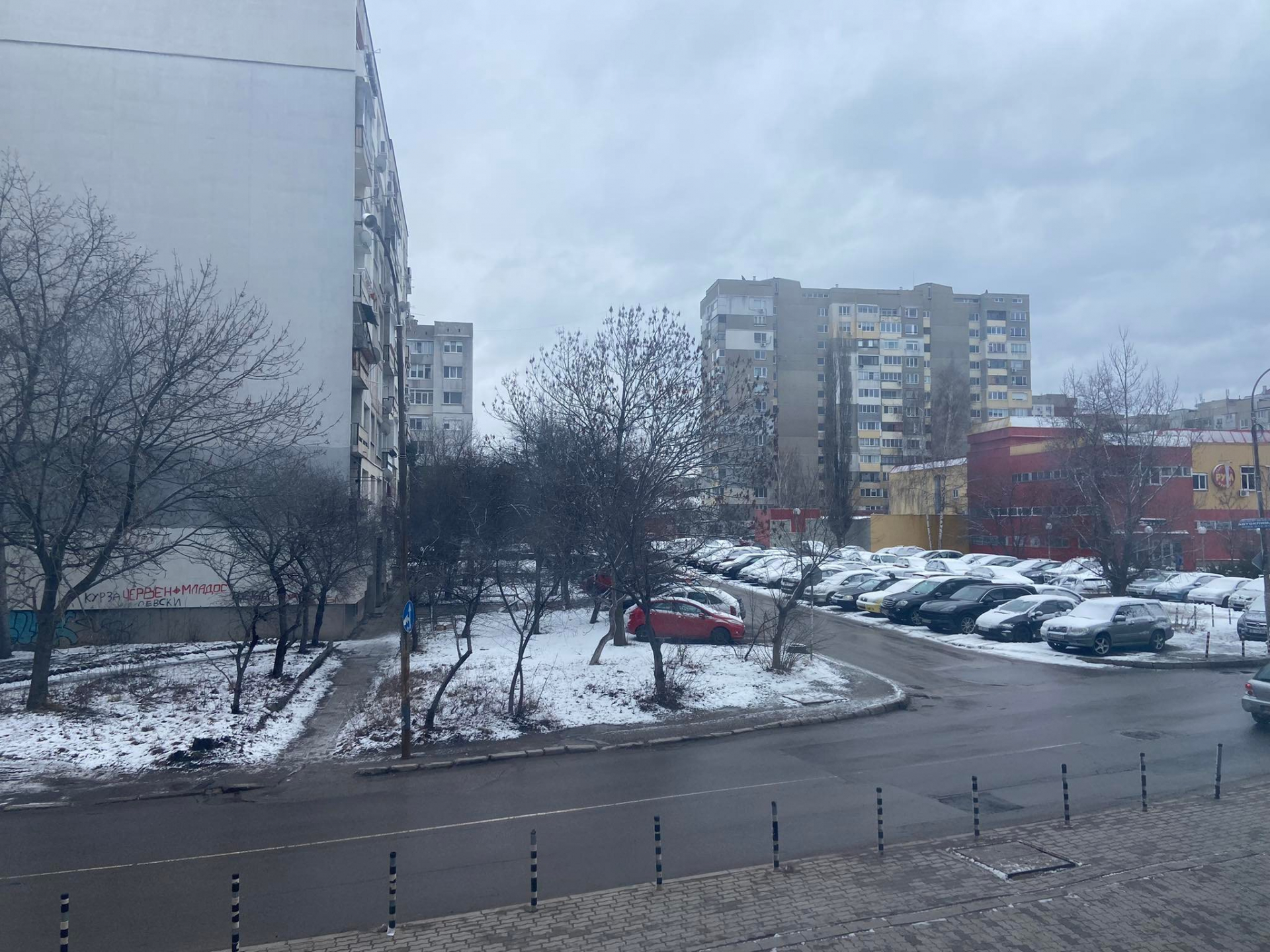 Снегокалипсис на много места в България, ключови пътища затворени, а синоптиците... СНИМКИ