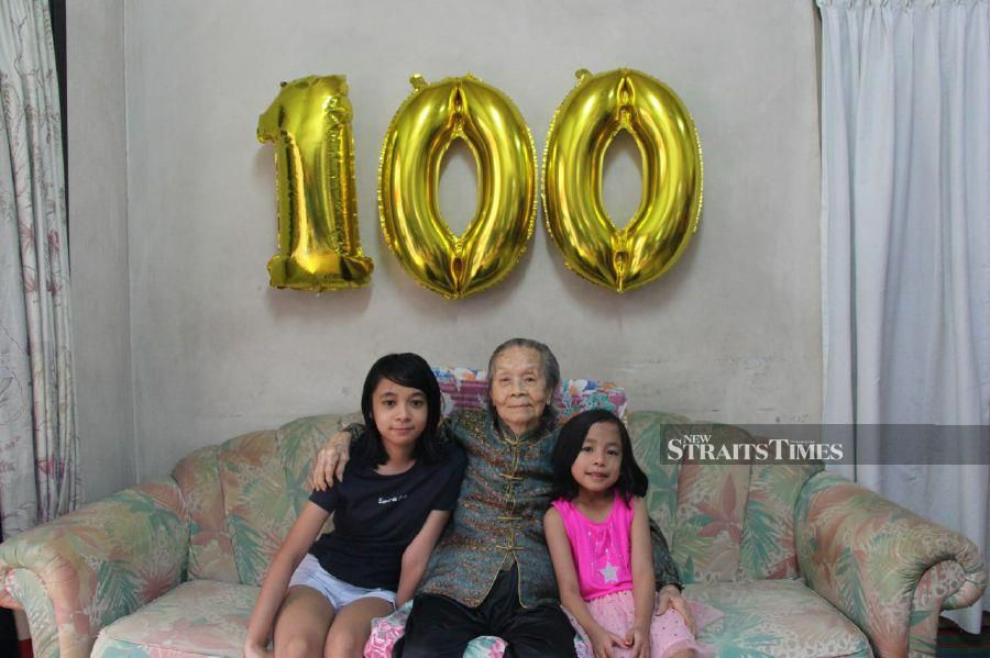 Жена отпразнува 100-ия си рожден ден и сподели тайната на дълголетието си СНИМКИ
