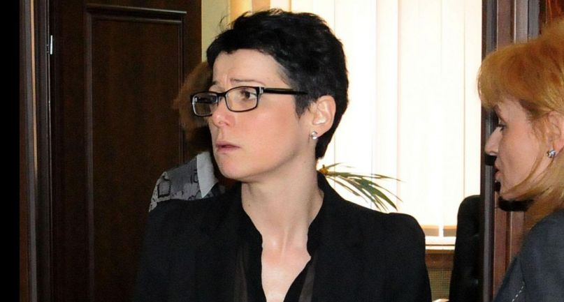 Нинова проговори за рокадите в ръководството на ДКК и "почтената дама" на Петков