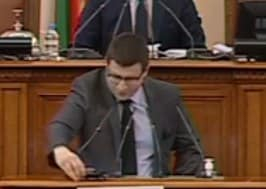 Шкварек: Криза, инфлация, сметки – децата на Промяната си играят на политици