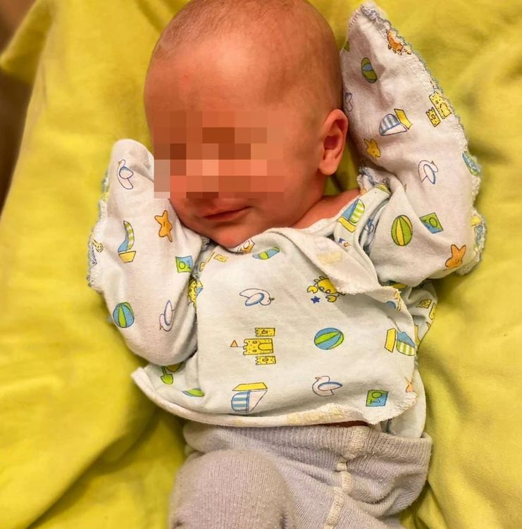 Бебе на 2 месеца е в медикаментозна кома след инсулт, причинен от Омикрон
