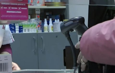 Ето как нагла крадла отмъкна кутия с дарения за тежко болна жена