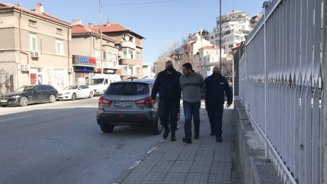 Ето го известния бандит Рупеца, обрал фиркан пощата в Катуница СНИМКИ 