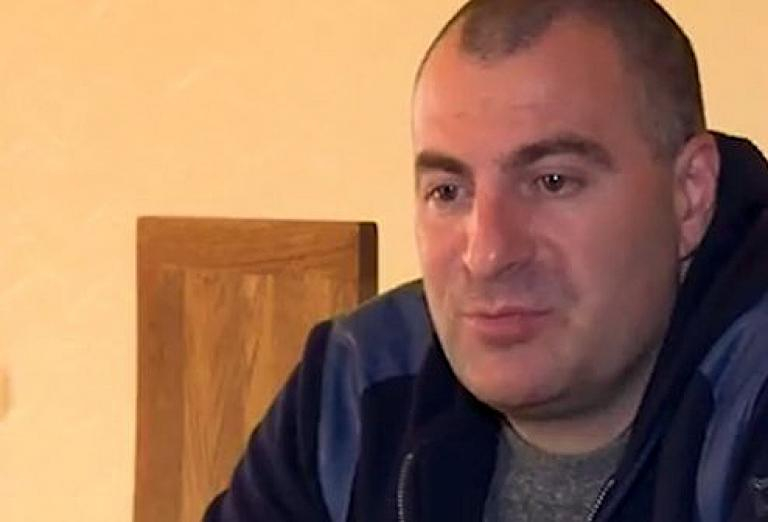 Антимафиоти щурмуваха дома на Ембака, отведоха жена му