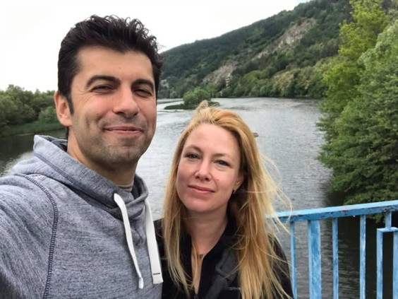 Съпругата на Петков издаде куп интимни тайни пред... СНИМКИ