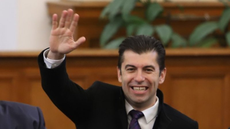 Фучеджиева: Кирил Петков е отличен Sales Person, но какво продава и на каква цена?  