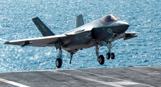 Неочаквани подробности за това кой разби US изтребителя F-35C ВИДЕО