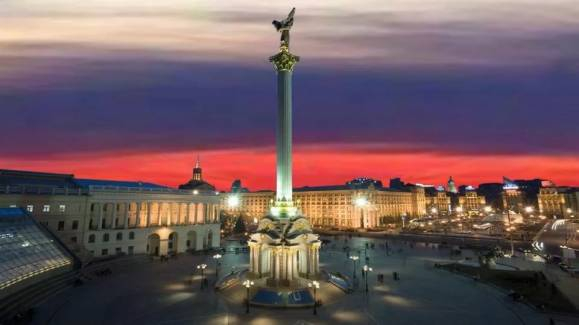 Ройтерс шокира Украйна с химна на СССР в живо предаване от Майдана в Киев ВИДЕО