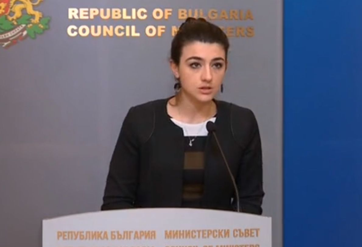 Лена Бориславова хвърли бомба: Готвят се провокации тази събота! БЛИЦ TV