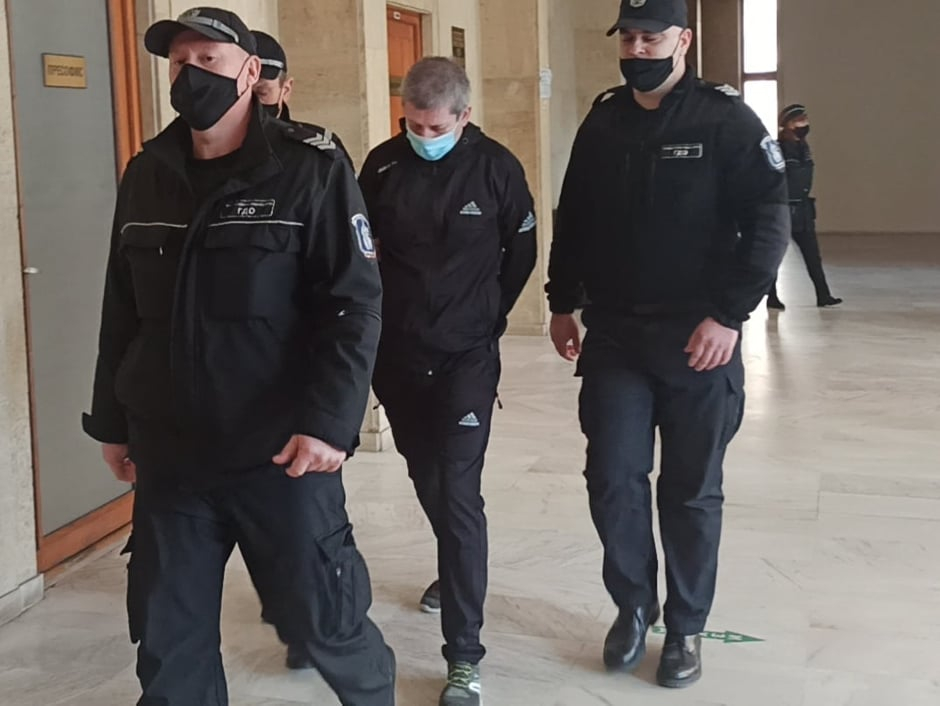 Кървавият готвач Дичо проговори за първи път за двете жестоки убийства в Бургас, закопа Рагевски и... 