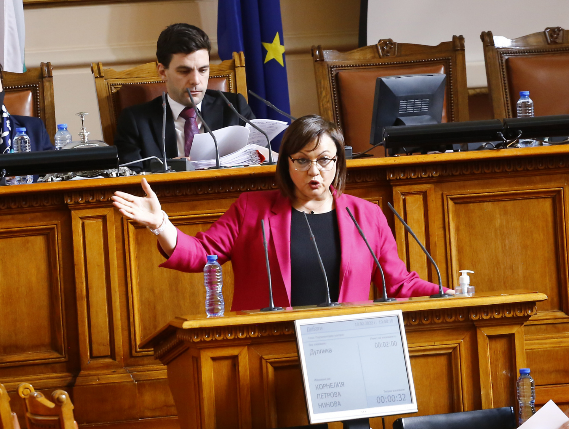 Нинова се закани: Няма да стане така, уважаеми, които и да сте!