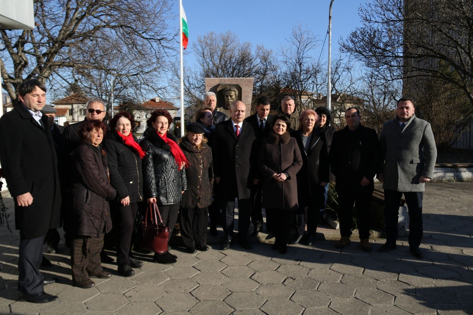 Парламентарната група на БСП се поклони пред паметта на Васил Левски