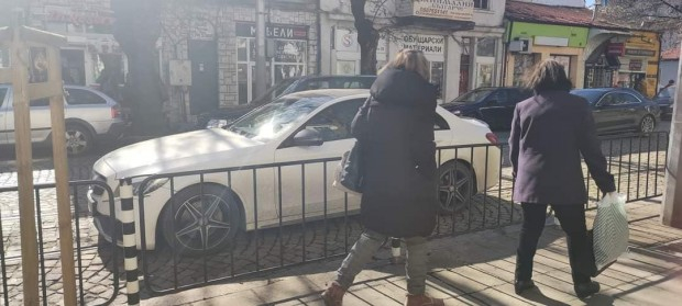 Шофорка в София отнесе тежки обиди, но историята й накара хората да се замислят СНИМКА