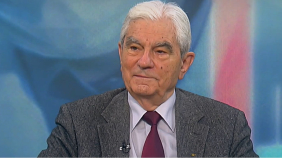 Акад. Петрунов каза трябва ли да се бърза с отмяната на зеления сертификат 