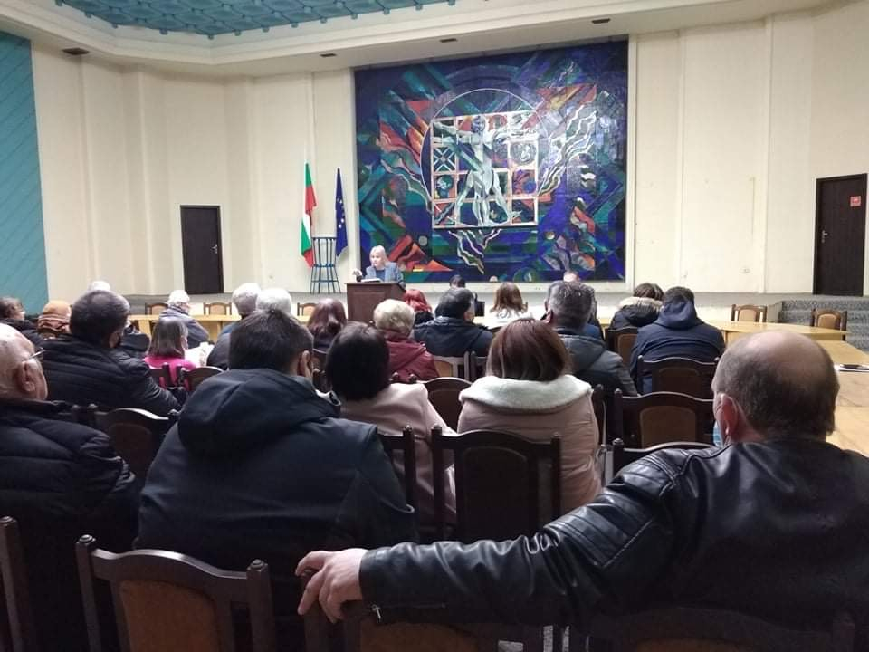 Мая Димитрова от Добрич: Благодарение на БСП са предвидени допълнително близо 50  млн. лв. за месечни семейни помощи за деца