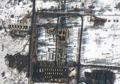 Сателитни СНИМКИ разкриха: Огромни руски военни колони напредват към Харков и Донбас ВИДЕО