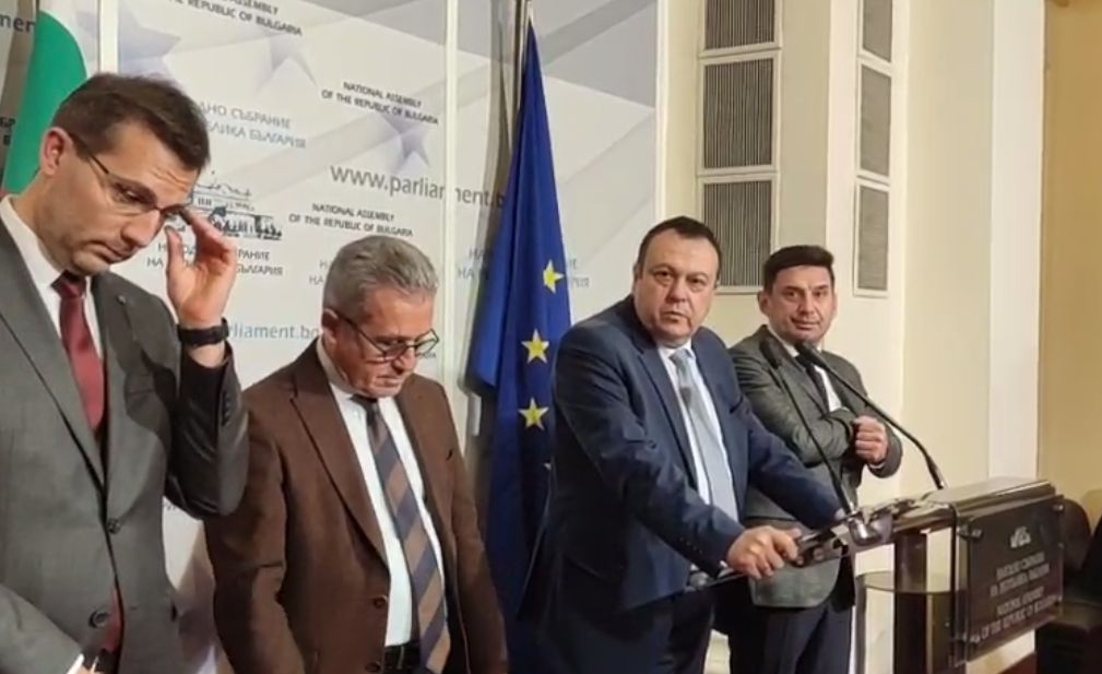 "Златните паспорти": Вече прозират тесните връзки и на Стамен Янев, и на дузина китайци ВИДЕО