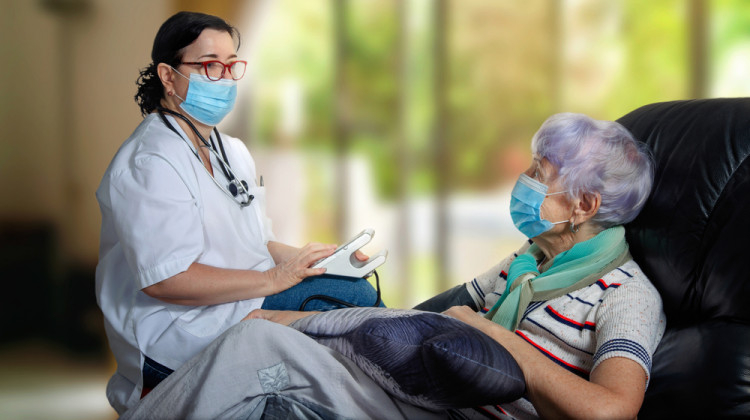 Хората питат: Защо личният лекар отказва домашни посещения?