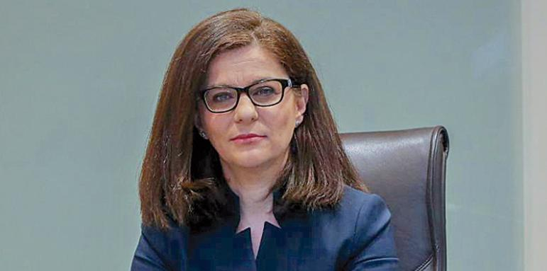 Рискована мисия: Генчовска заминава за Киев да го подкрепи срещу Москва