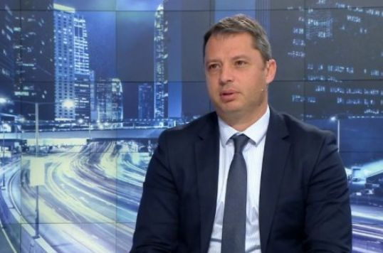 Делян Добрев обясни застрашени ли сме, ако Русия спре кранчето на газа 