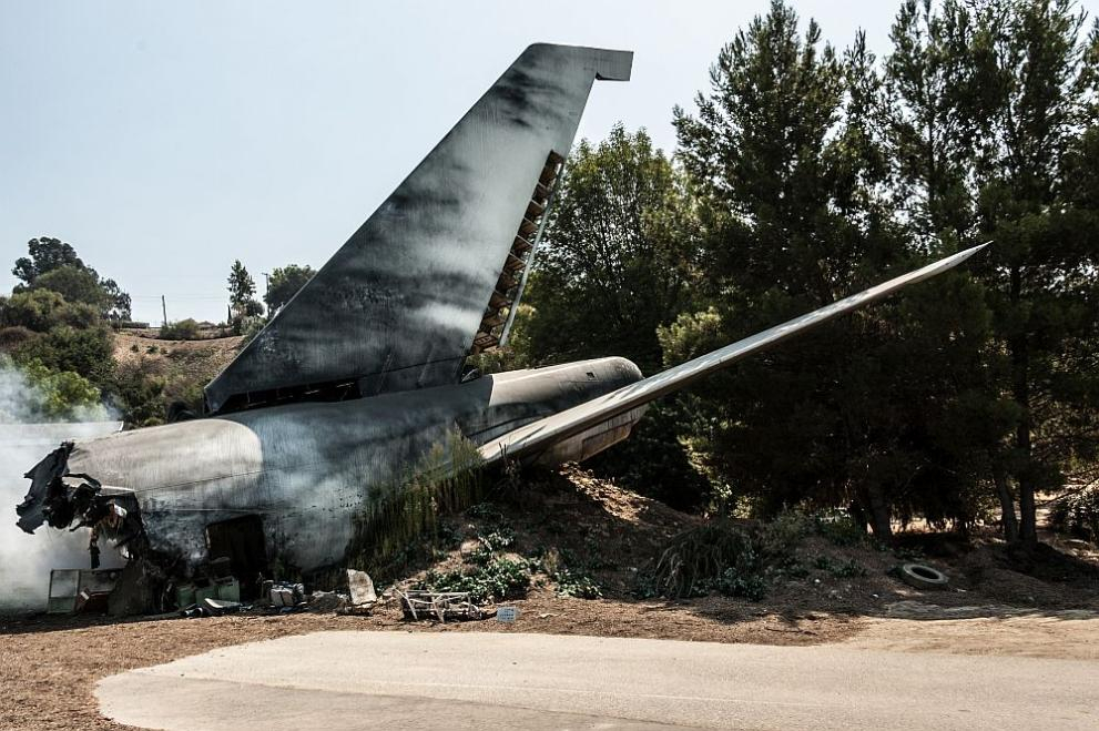 Украински военен самолет се разби край Киев СНИМКА