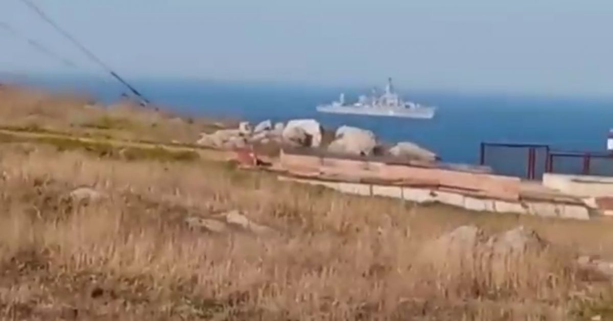 Последни думи на украински граничар към руски боен кораб: "Нач.. си го!" ВИДЕО