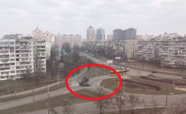 Руската армия навлезе в Киев, водят се боеве, властите зоват хората да се отбраняват с коктейли Молотов ВИДЕО