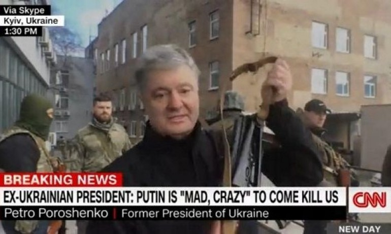 Порошенко нарами автомата и хукна да се бие с руските агресори ВИДЕО
