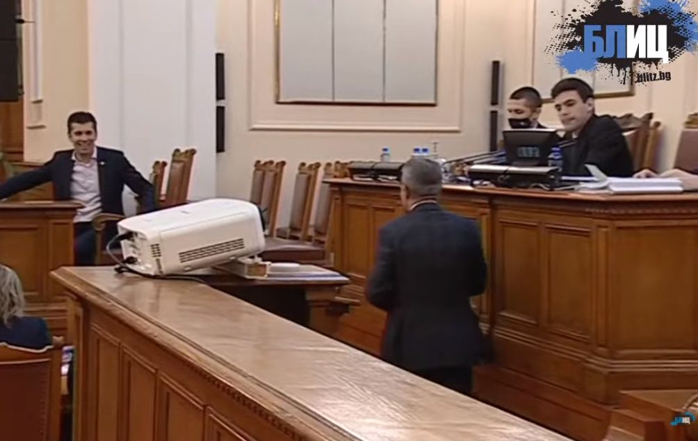 Йордан Цонев взриви НС: Знаете ли кое е общото между вярата, прахосмукачката и изборите? БЛИЦ TV
