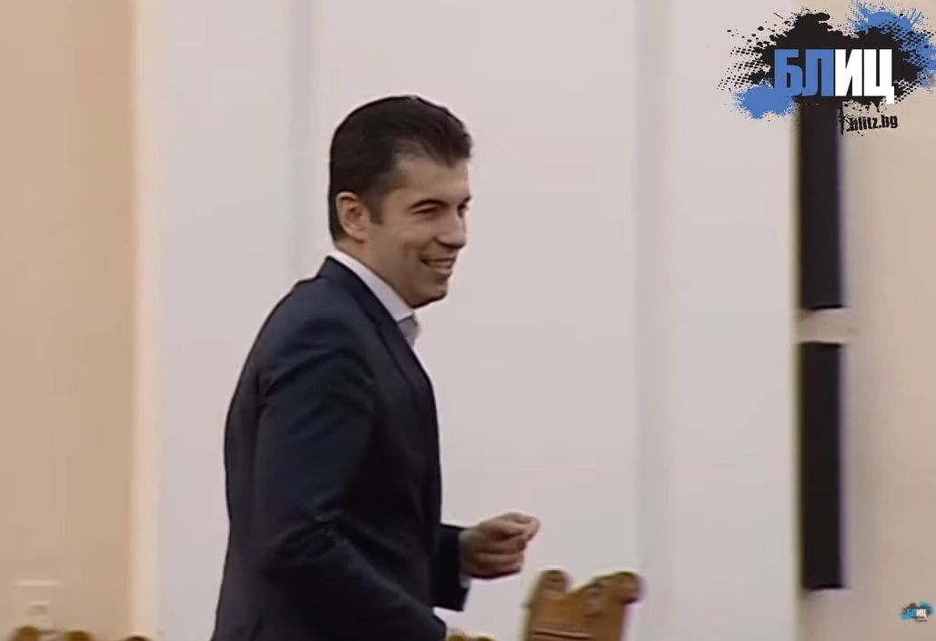 По тъмна доба Петков отиде в НС и обяви голяма новина БЛИЦ TV