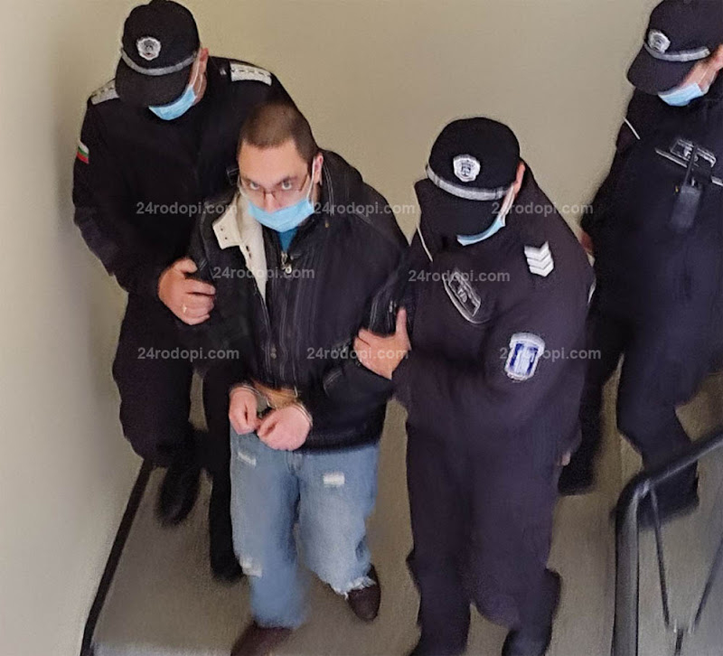 Потрес: Стефан от Кърджали делял едно легло с майка си, преди да я заколи