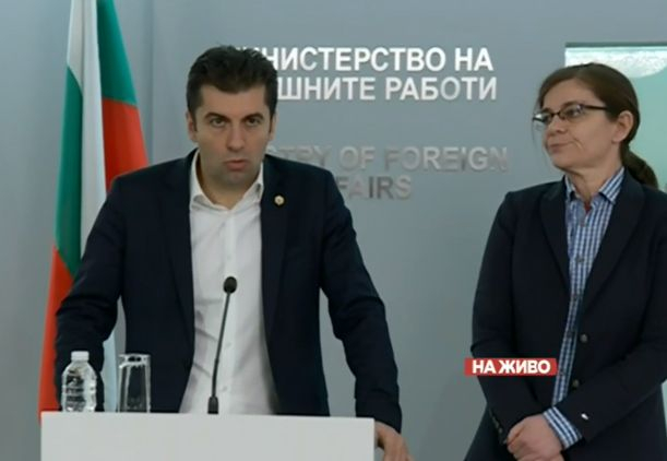 Петков и Генчовска с извънредни новини за войната в Украйна и българите там