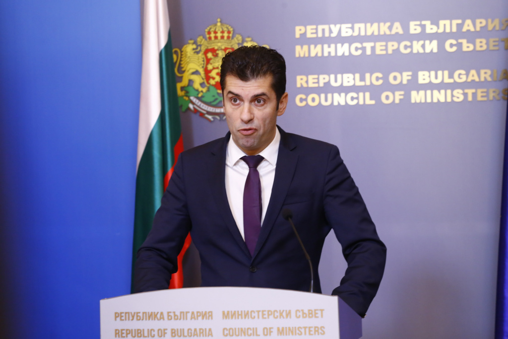 Експерт посочи какво му куца на Петков пред Борисов