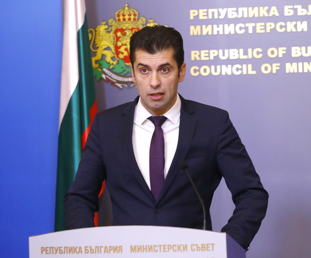 Украински депутат накисна Петков: България ще ни даде 30 бойни самолета 
