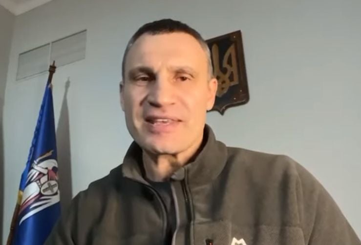 Кличко зове киевчани да бягат към бомбоубежищата ВИДЕО 
