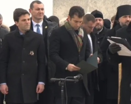 Скандал на Шипка: Посрещнаха Петков и Минчев с "Предатели! Оставка!" и ги нападнаха с... ВИДЕО  