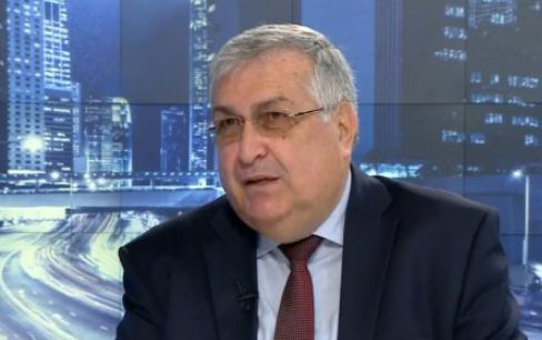 Проф. Близнашки смълча с тези думи за юмрука на Радев 