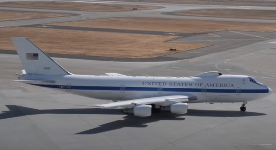 Американският „Самолет на Страшния съд“ вдигнат в небето след ядрената заплаха на Путин ВИДЕО