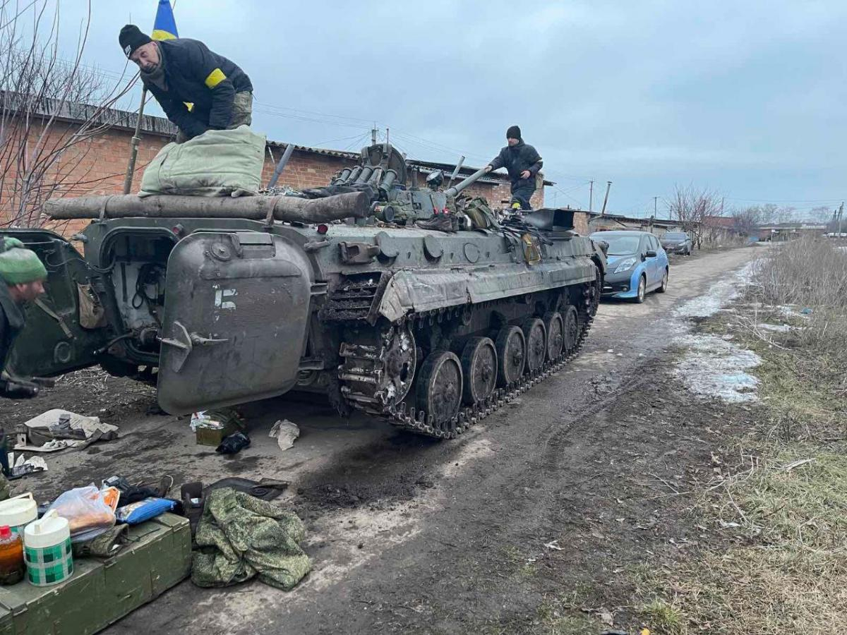 Чевръсти украинци задигнаха руски миномет с мотор, продават трофеите в мрежата ВИДЕО 