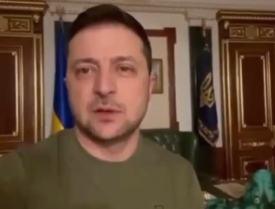 „Никой никъде не е бягал“: Зеленски отрече слуховете за бягство от Украйна ВИДЕО