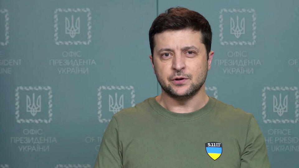 Зеленски обяви, че ракетен удар е унищожил изцяло ключово украинско летище и нападна остро Запада ВИДЕО