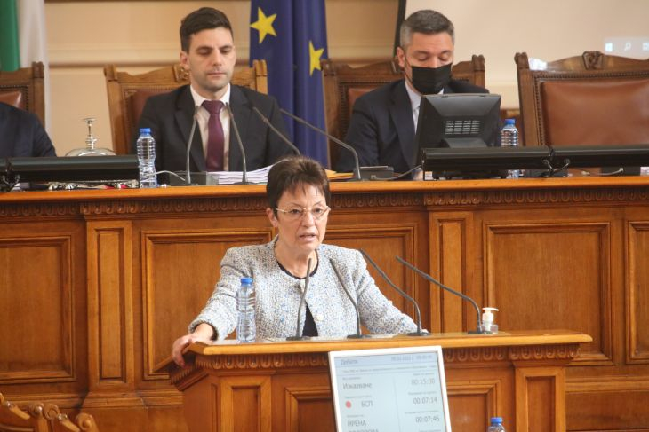 Ирена Анастасова, БСП: Крайно време е директорите на училища да са надпартийни, а не просто партийно лоялни