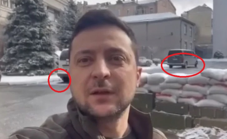 Специалист по монтажа показа защо най-новото ВИДЕО на Зеленски в Киев пак е фейк