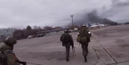 200 военни от руските специални части „Спарта“ превзеха ключово летище до Киев! Зрелищно ВИДЕО