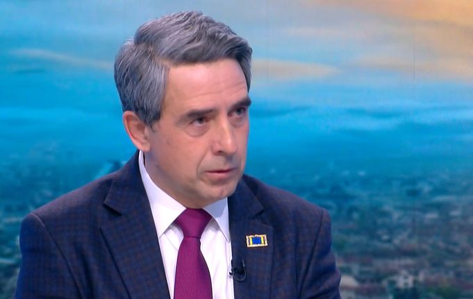Плевнелиев срази Радев и Петков и каза какво би направил за Украйна, ако сега беше президент